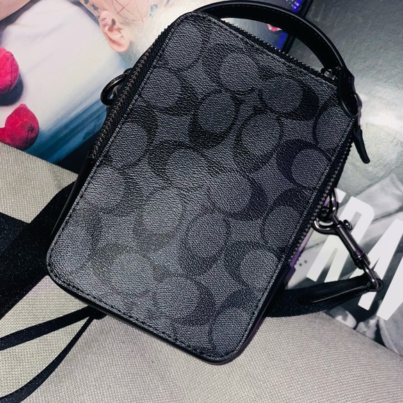 COACH CROSSBODY WITH ADJUSTABLE STRAP & TOP HANDLE. brand new with tags - Picture 1 of 3